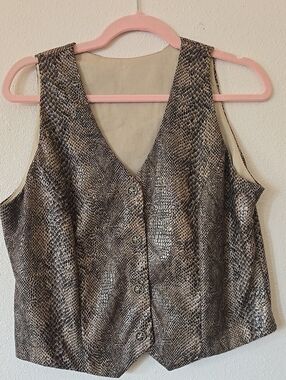 Vintage Banjo Womans sleeveless Snake-Print V-Neck Vest - Brown Lg